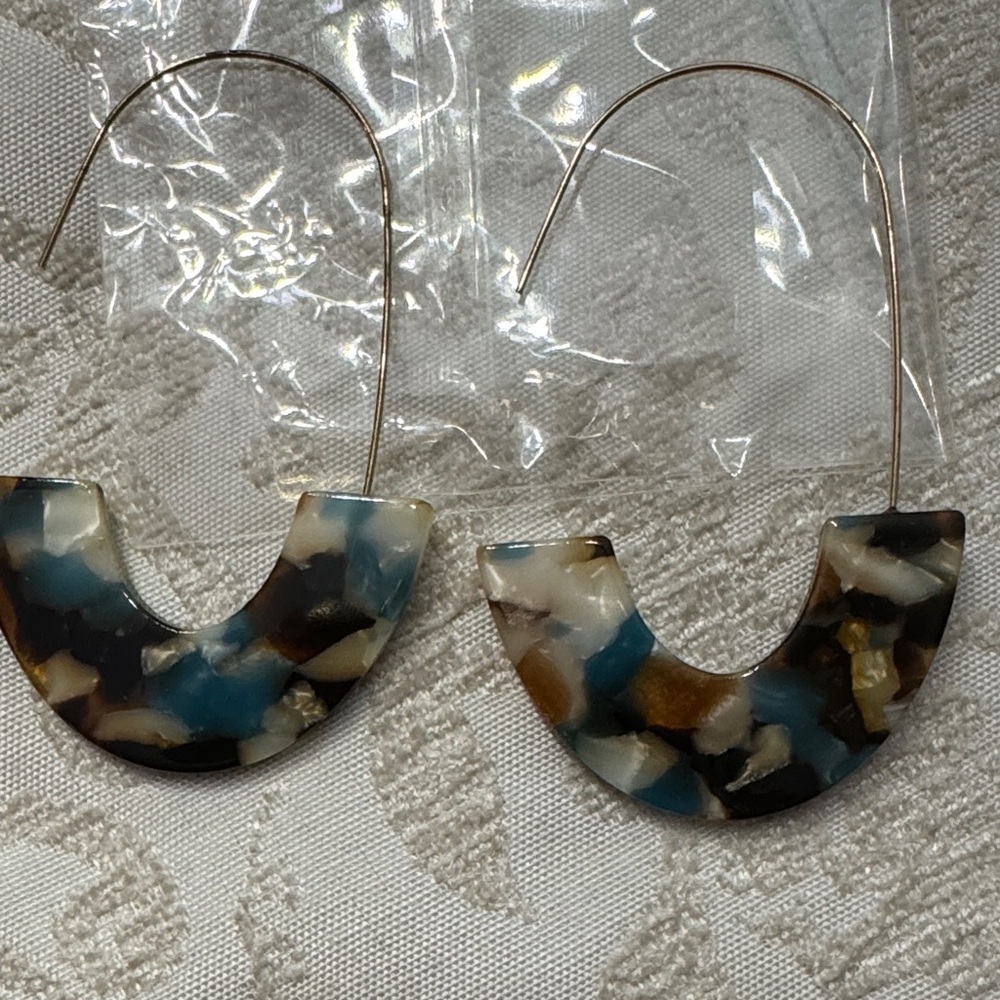 Colorful Resin Hoop Earrings Set - Picture 4 of 4